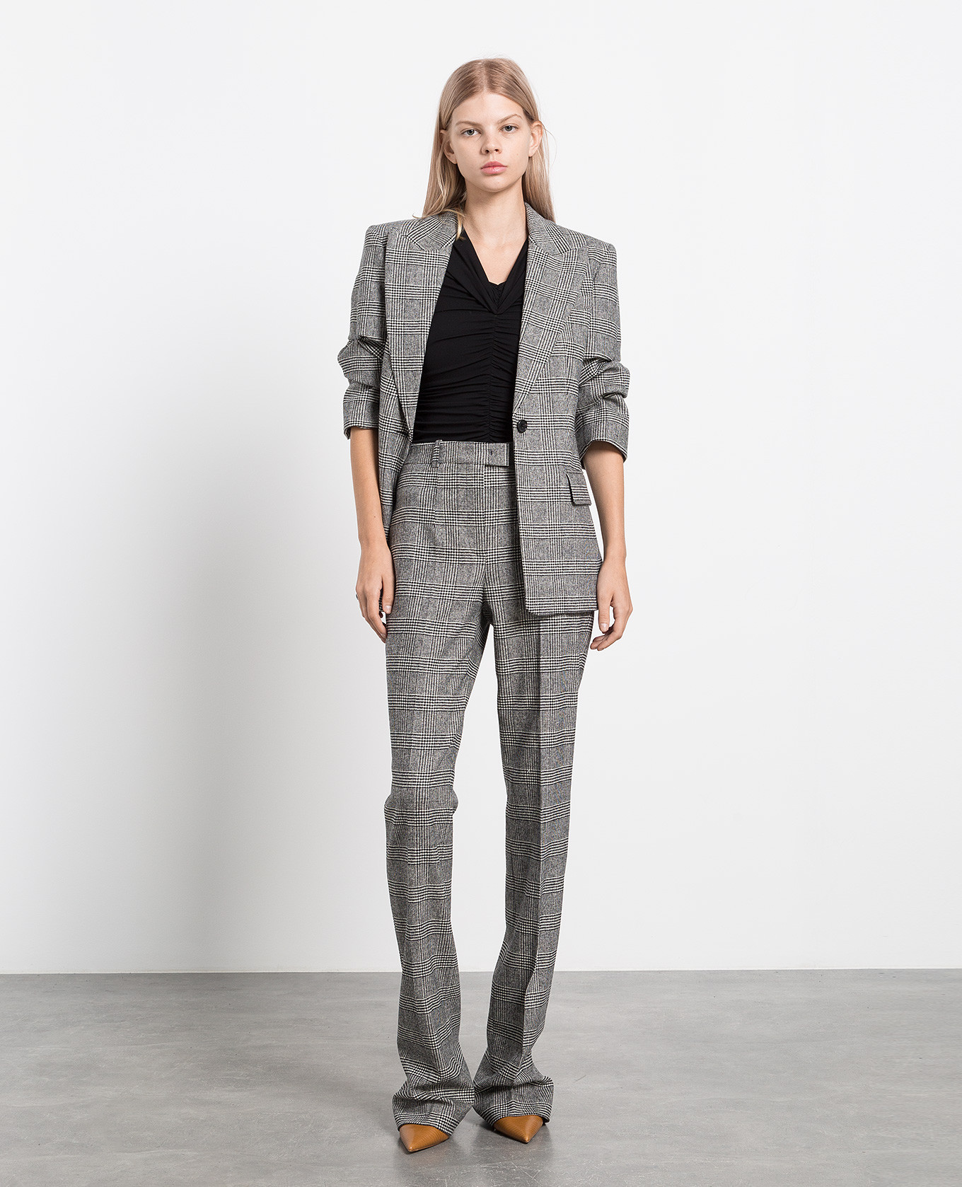 Black draped bodysuit Michael Kors
Black draped bodysuit Michael Kors