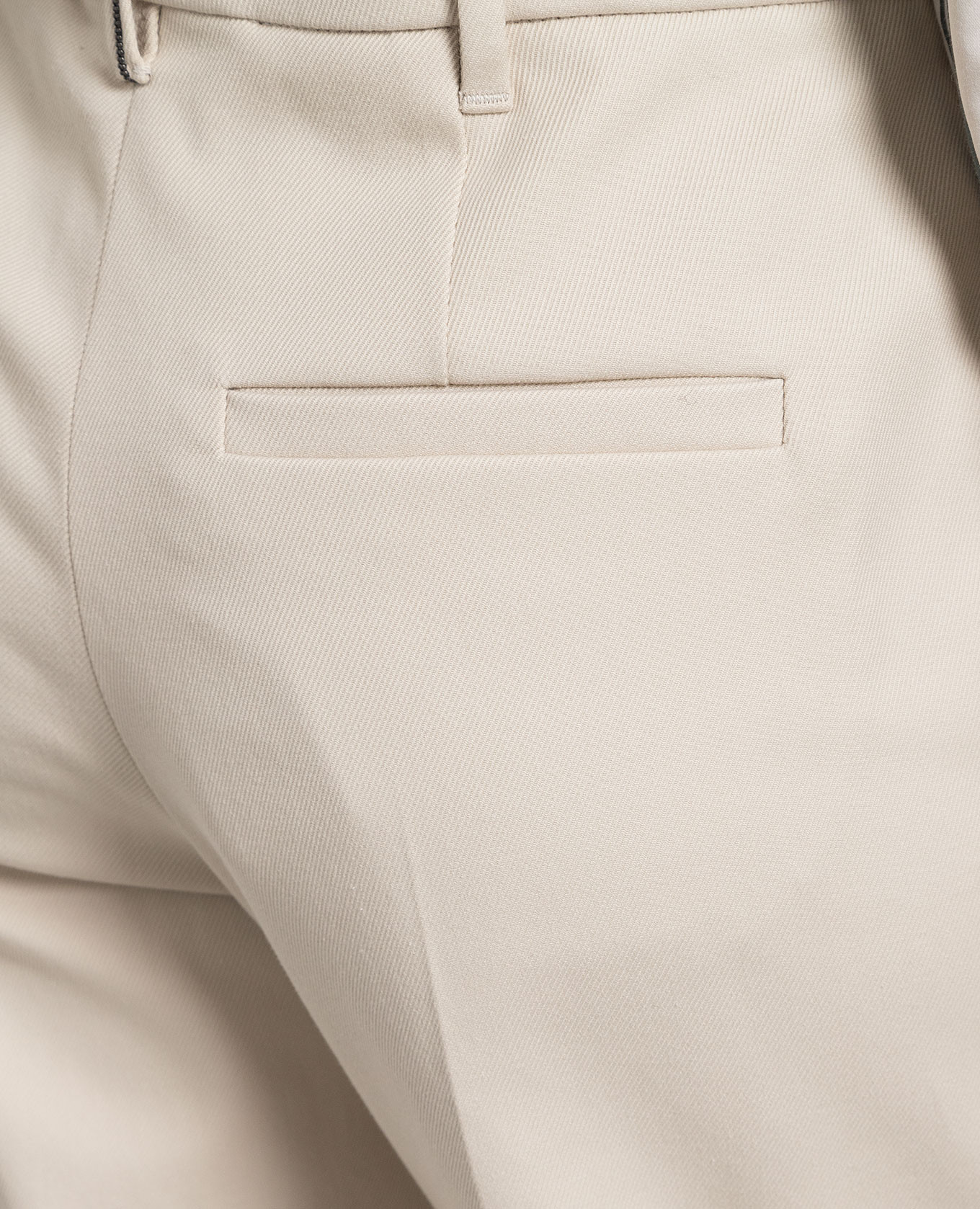 Beige pants with monil chain Brunello Cucinelli 
Beige pants with monil chain Brunello Cucinelli