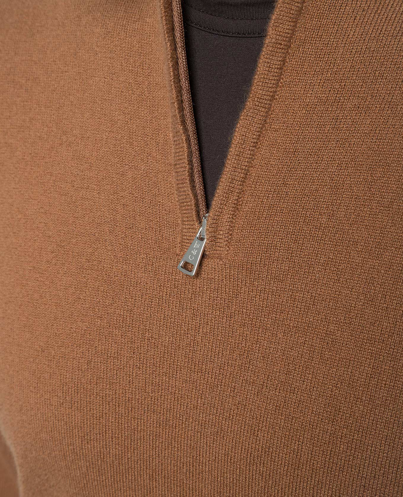 Brown cashmere jumper with zipper Cashmere&Whiskey
Brown cashmere jumper with zipper Cashmere&Whiskey