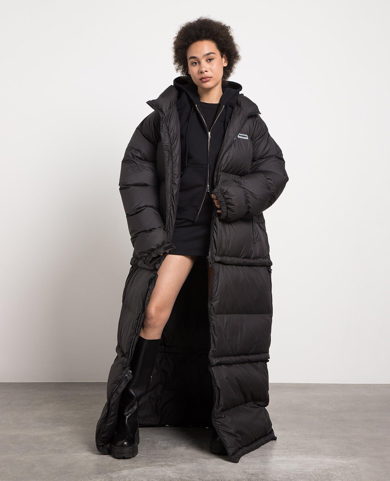 

Black down jacket with adjustable length Vetements