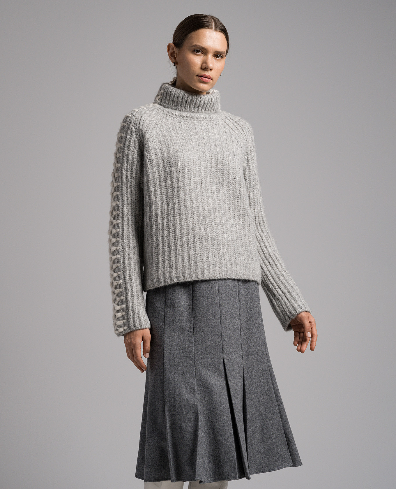 

Gray sweater with textured embroidery Ermanno Scervino, Grey