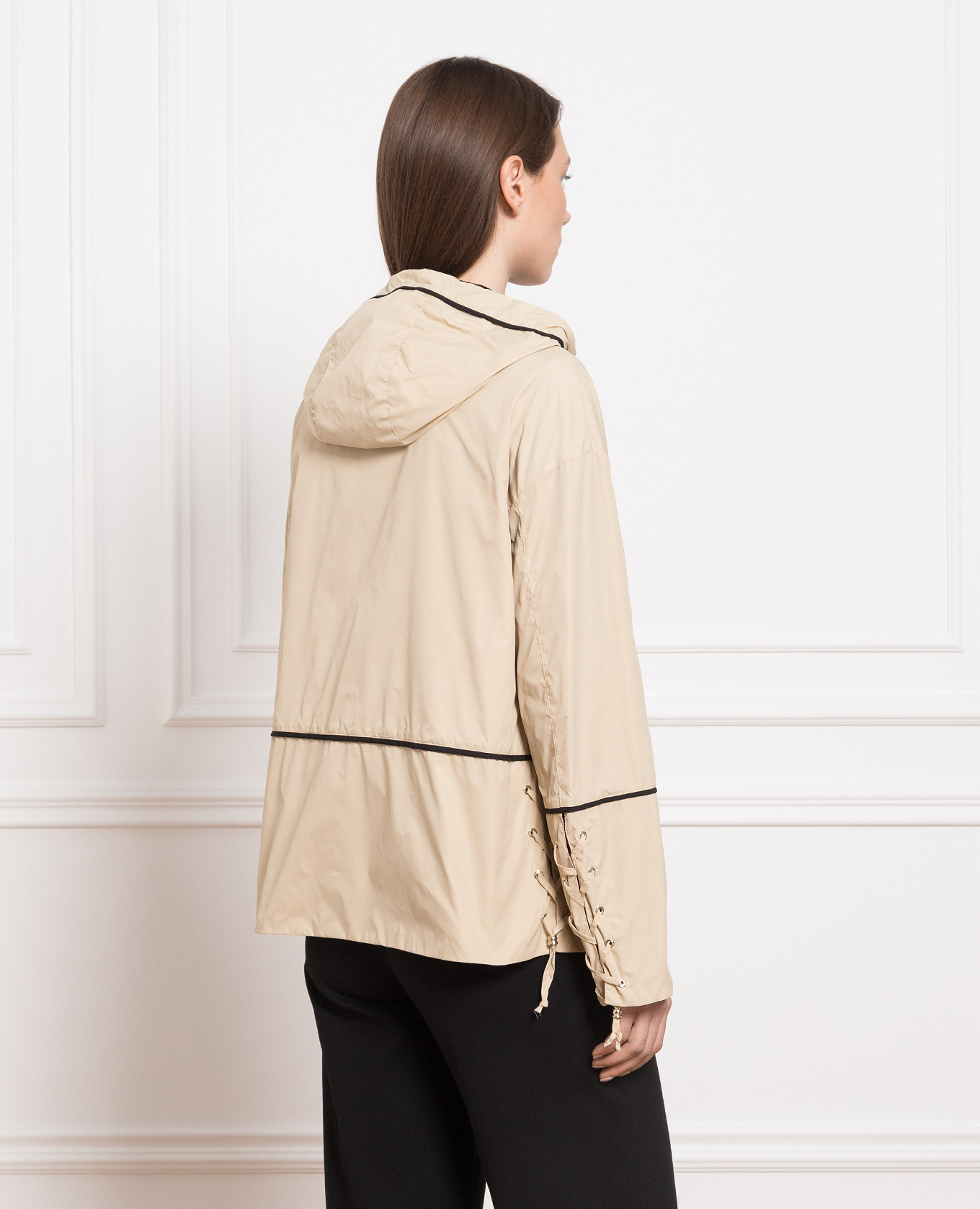 

Beige windbreaker with laces Be Florence