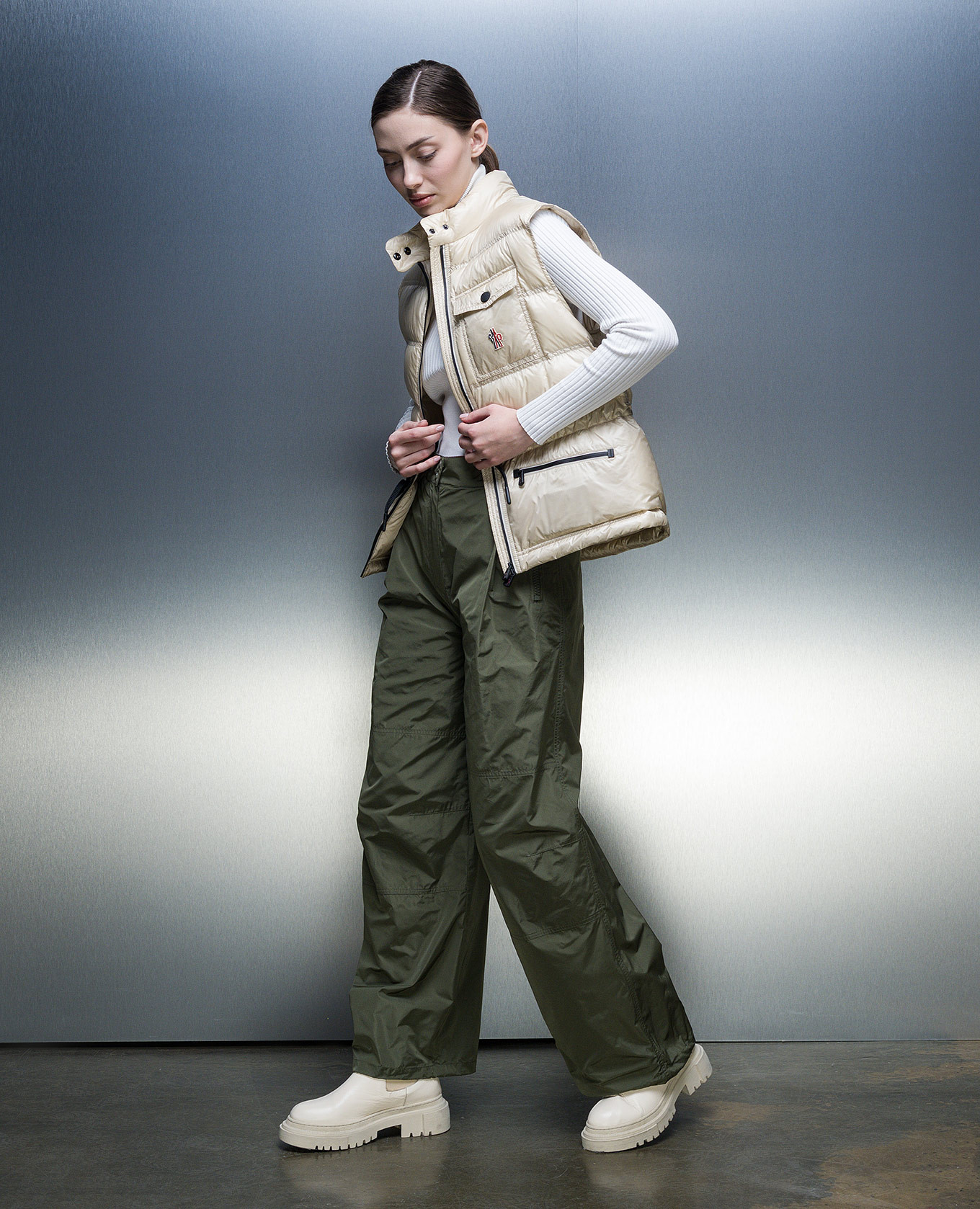 

Green pants with logo Moncler