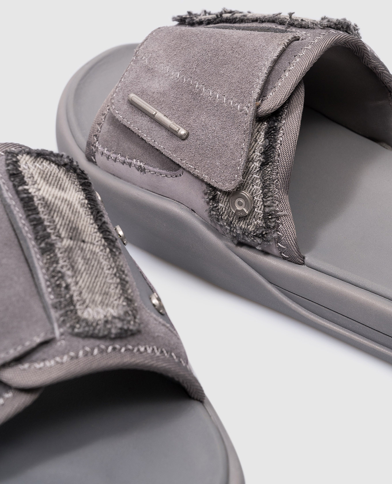 Gray combination flip flops with logo C2H4 5