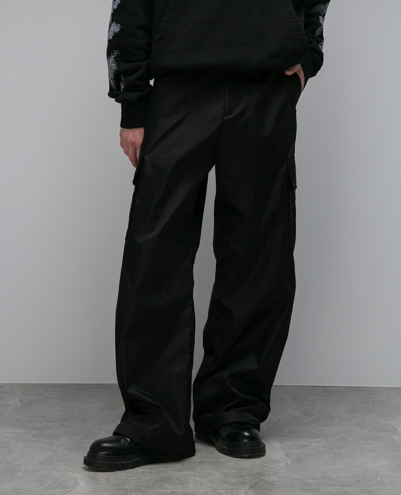 Black cargo pants with OW logo embroidery Off-White 3
