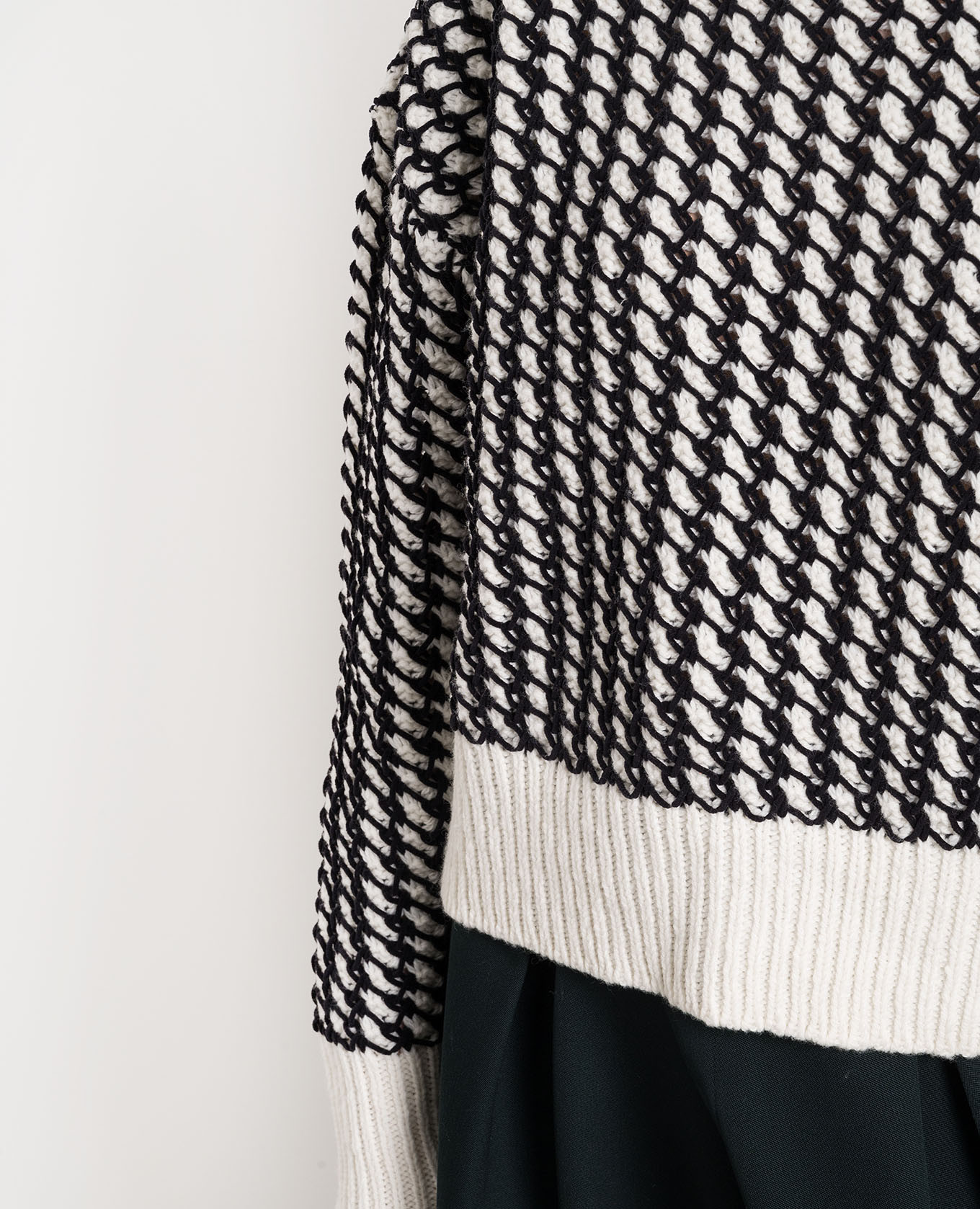 

White sweater in a pattern Bottega Veneta