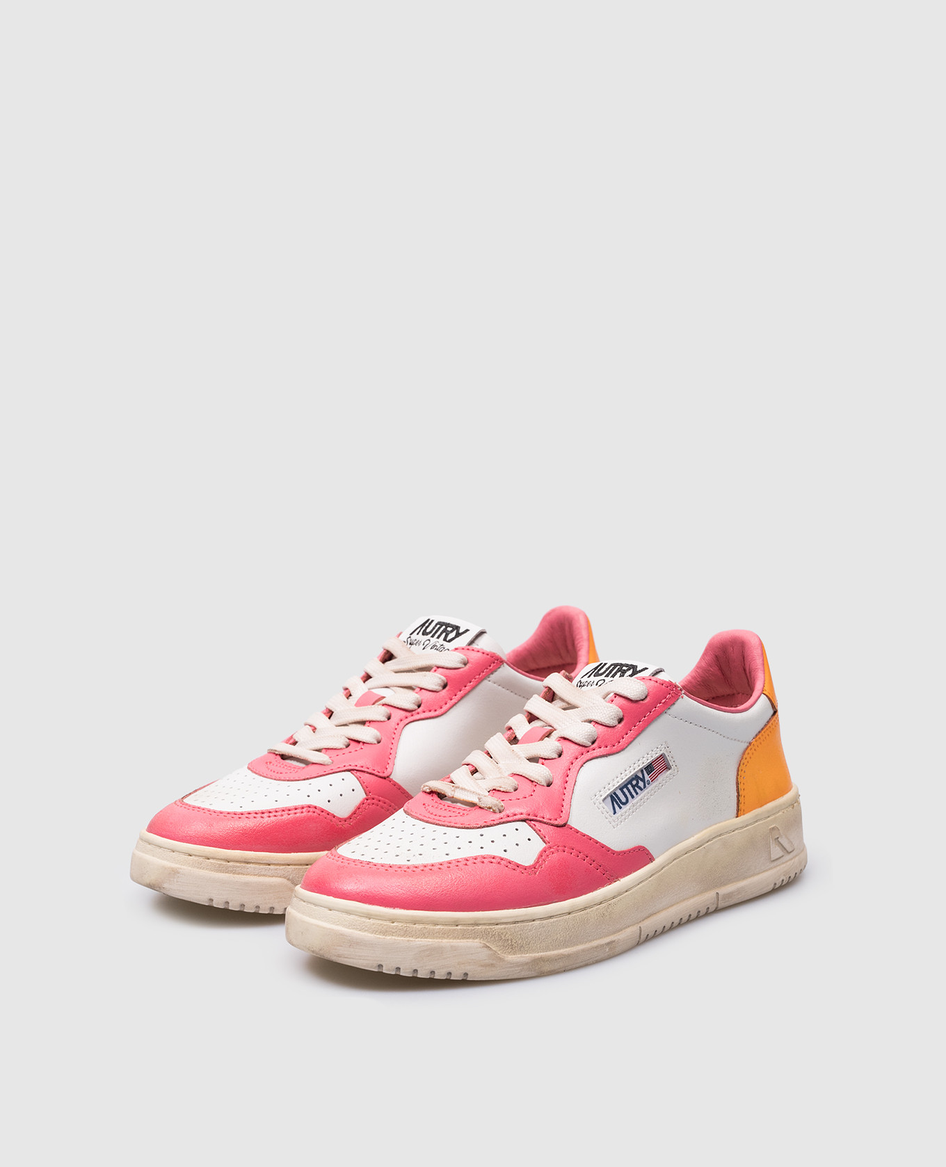 

MEDALIST LOW SUPER white leather sneaker with vintage effect and logo AUTRY
