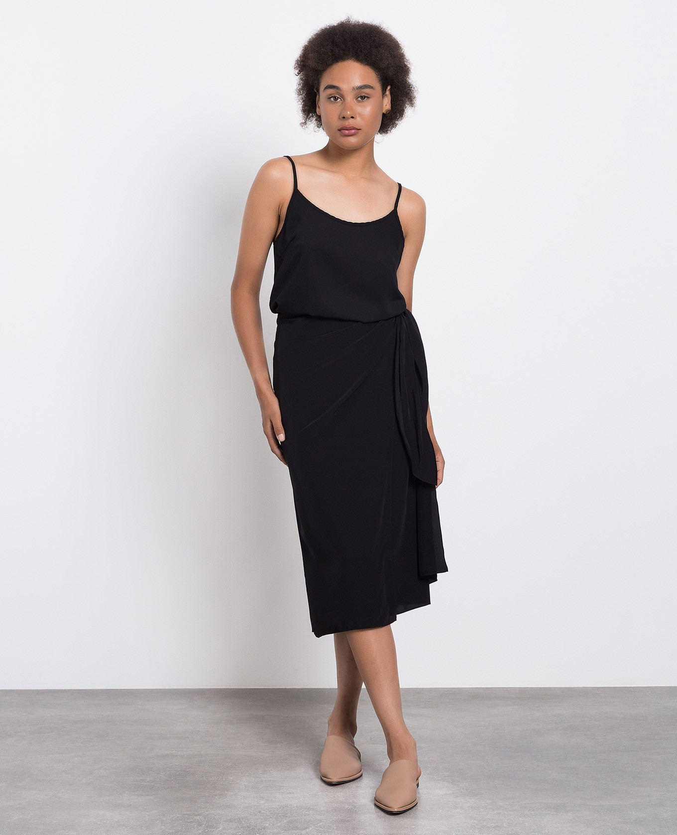 

Black midi skirt for smell Theory