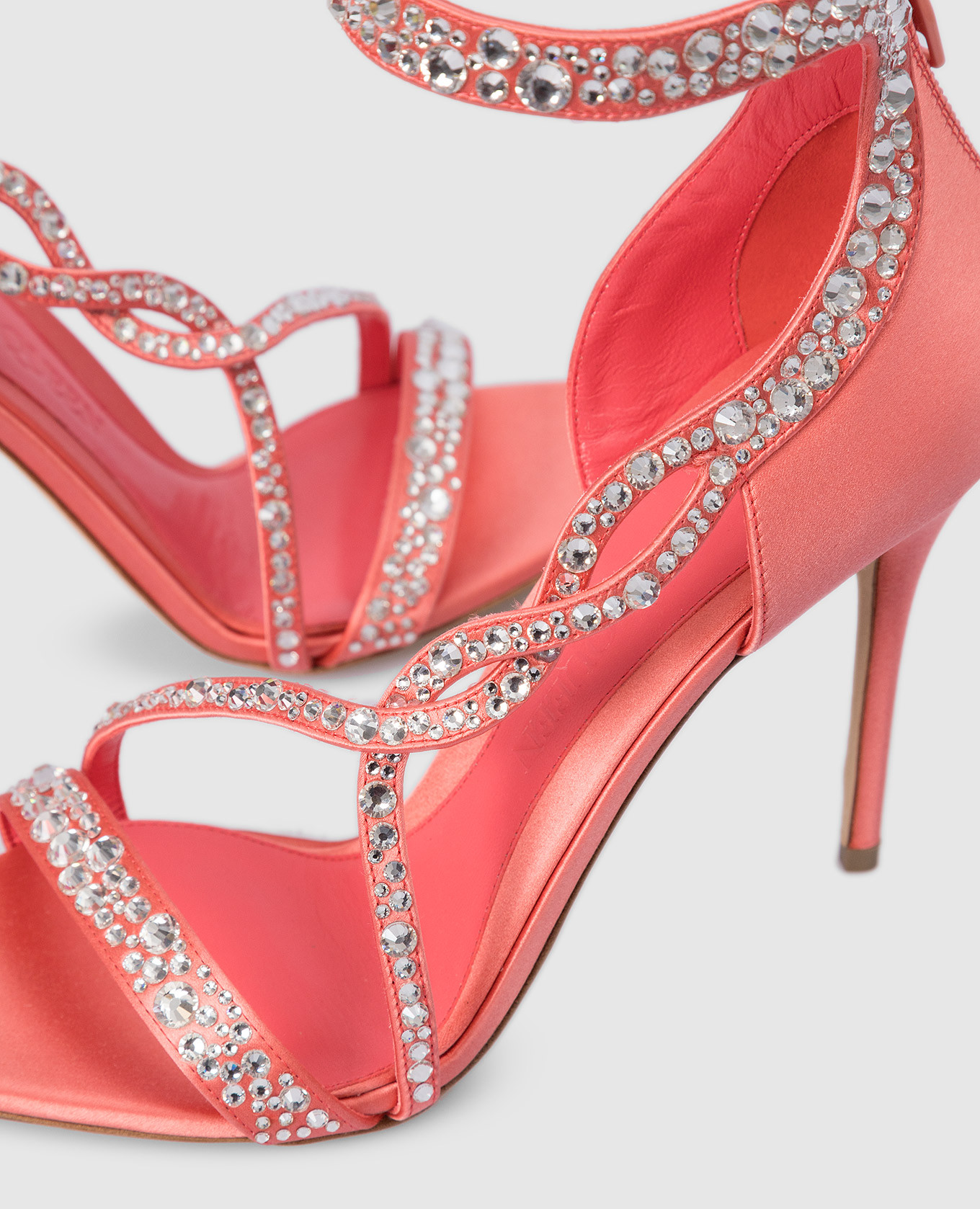 

Coral sandals with crystals Alexander McQueen, Red