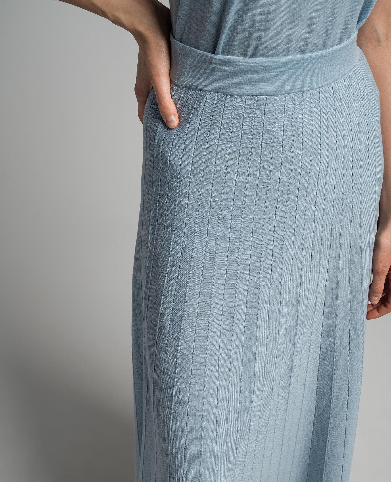 

Blue wool pleated top and skirt suit Babe Pay Pls, Light blue