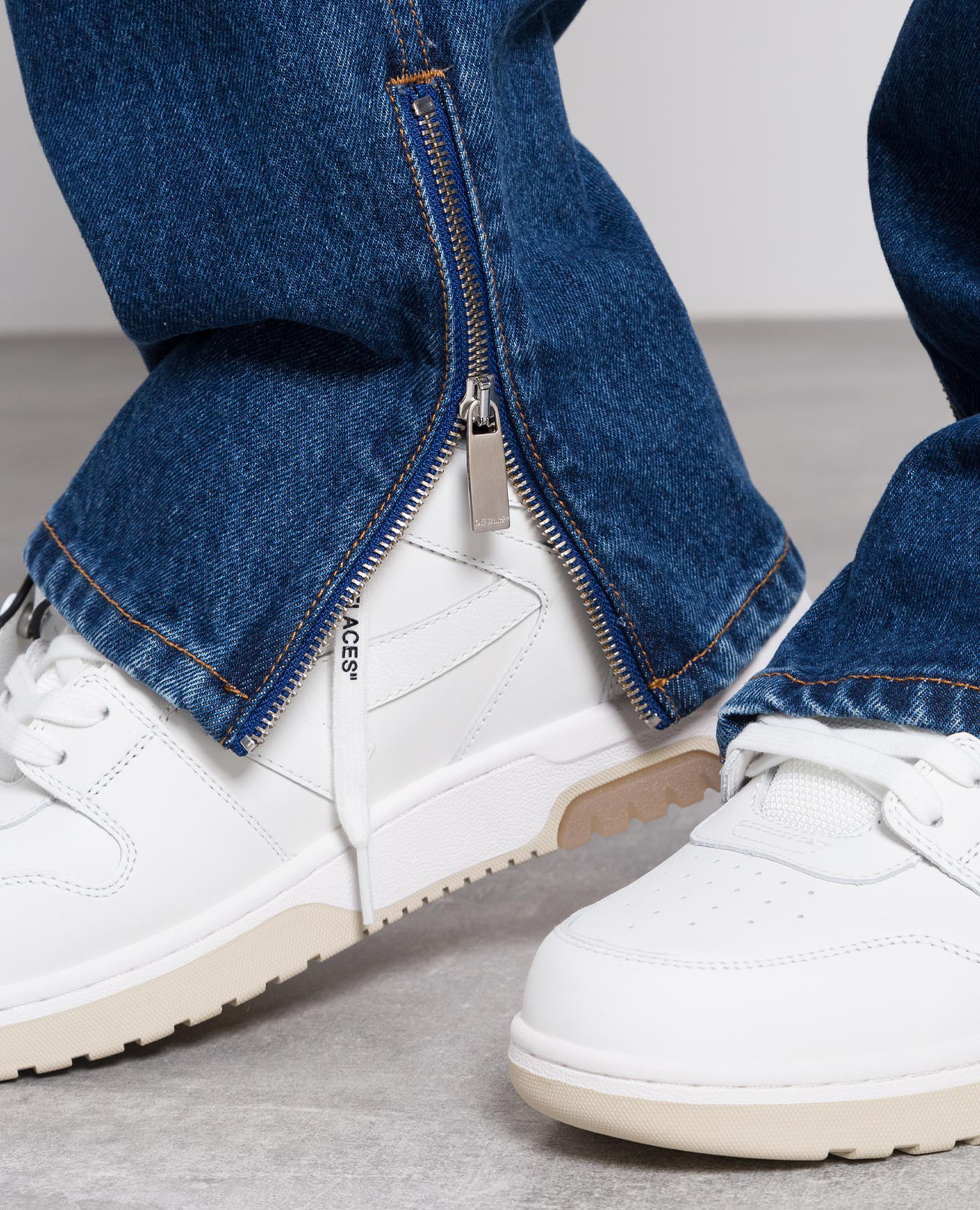 

Blue jeans with a distressed effect Off-White