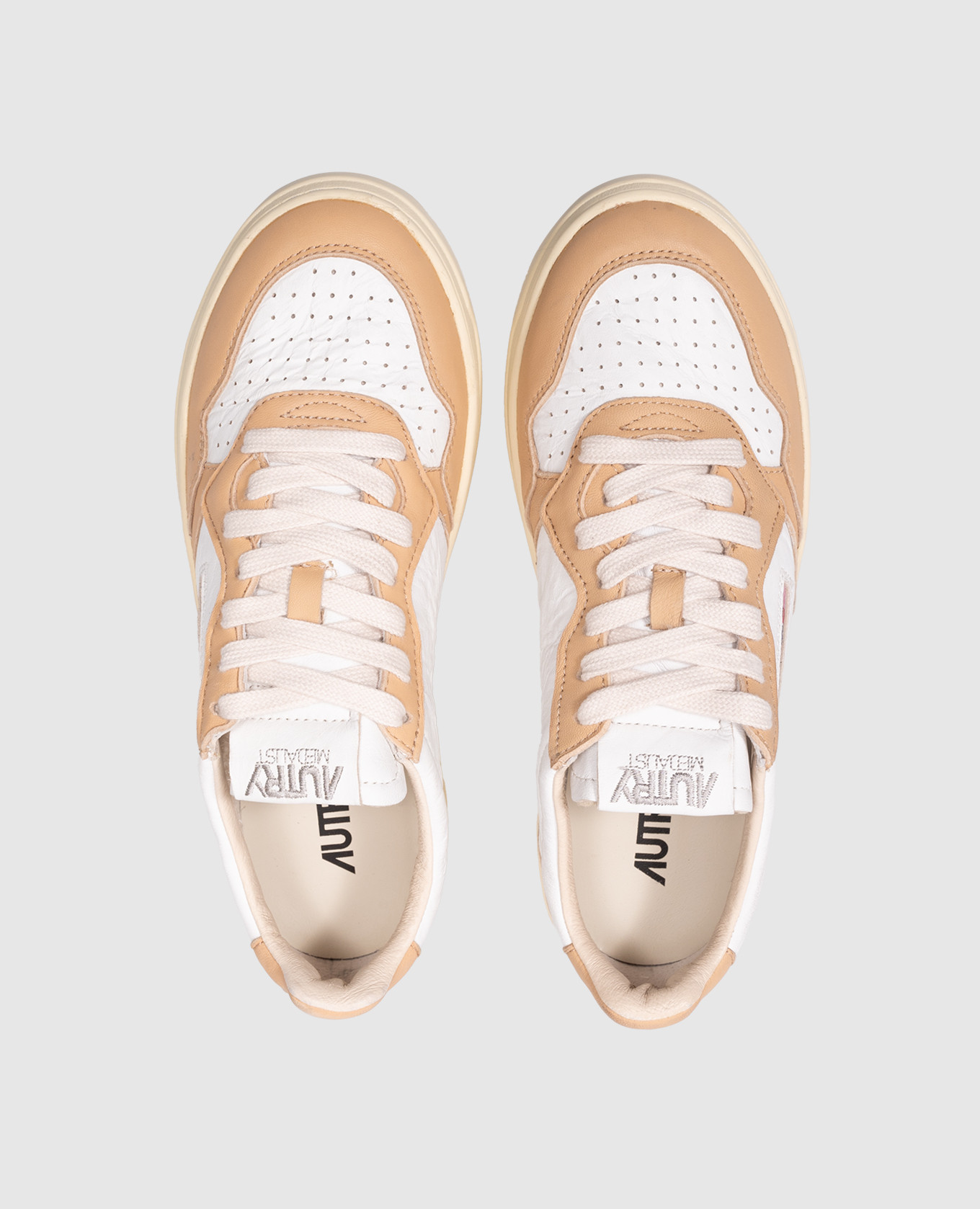 

MEDALIST beige leather sneakers AUTRY