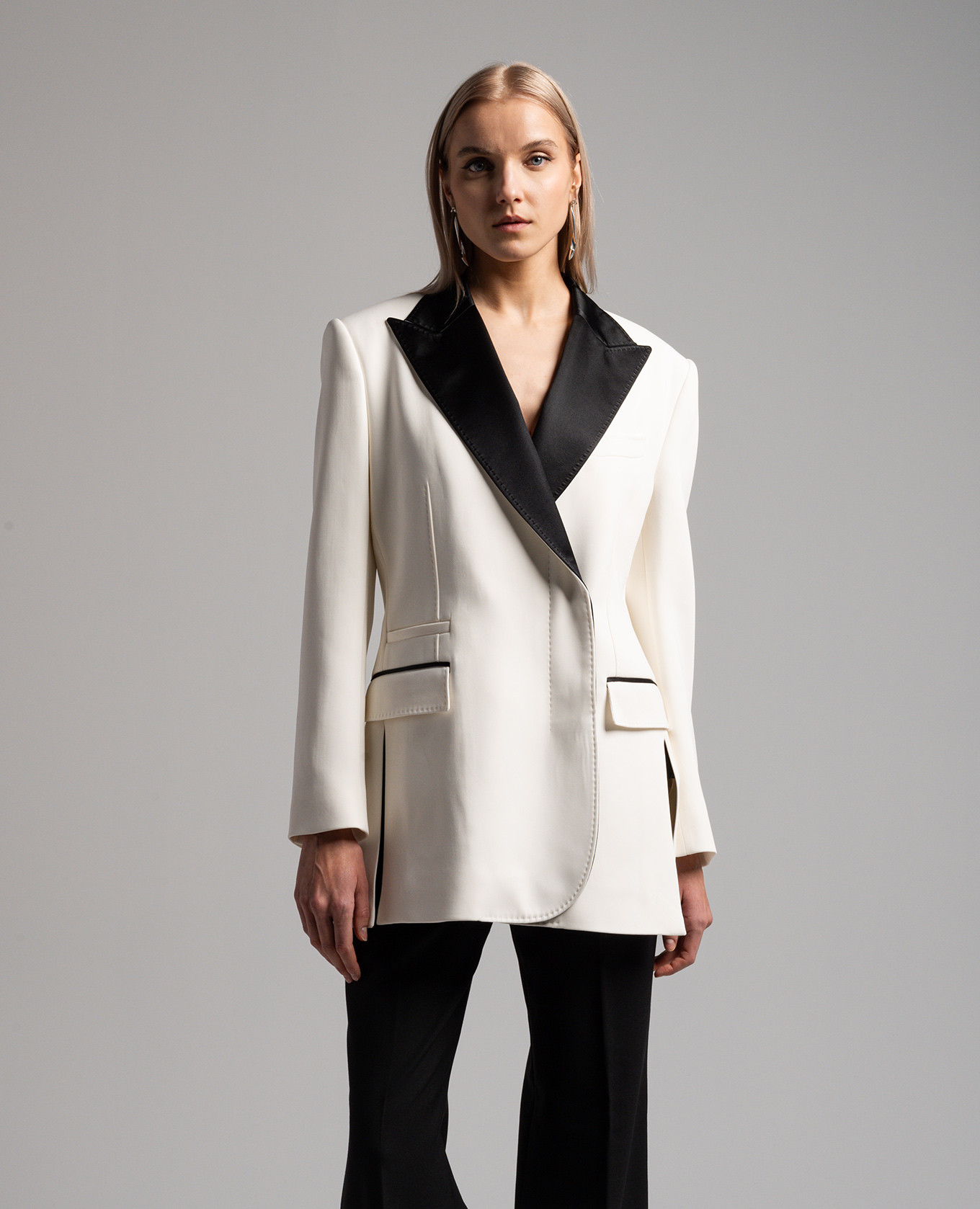 White double-breasted jacket with contrasting details Dolce&Gabbana 3