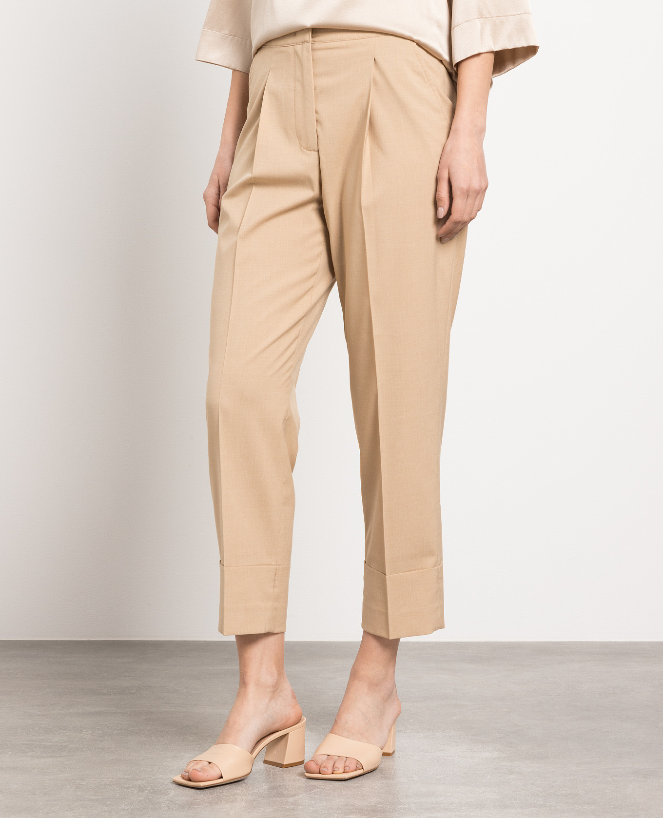 

Brown pants Peserico