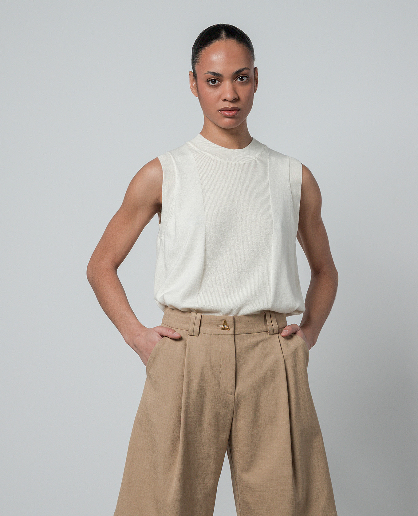 White vest CEPHA with wool AERON 3