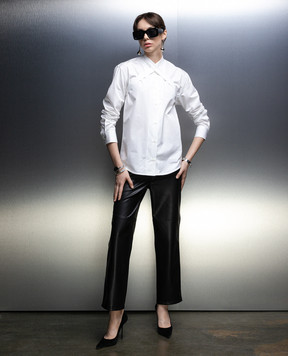 Off-White White shirt with a strap on the collar OWGE014F23FAB001
