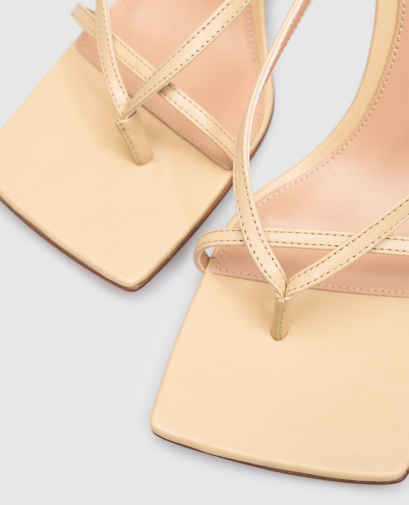 

Beige leather sandals Bottega Veneta