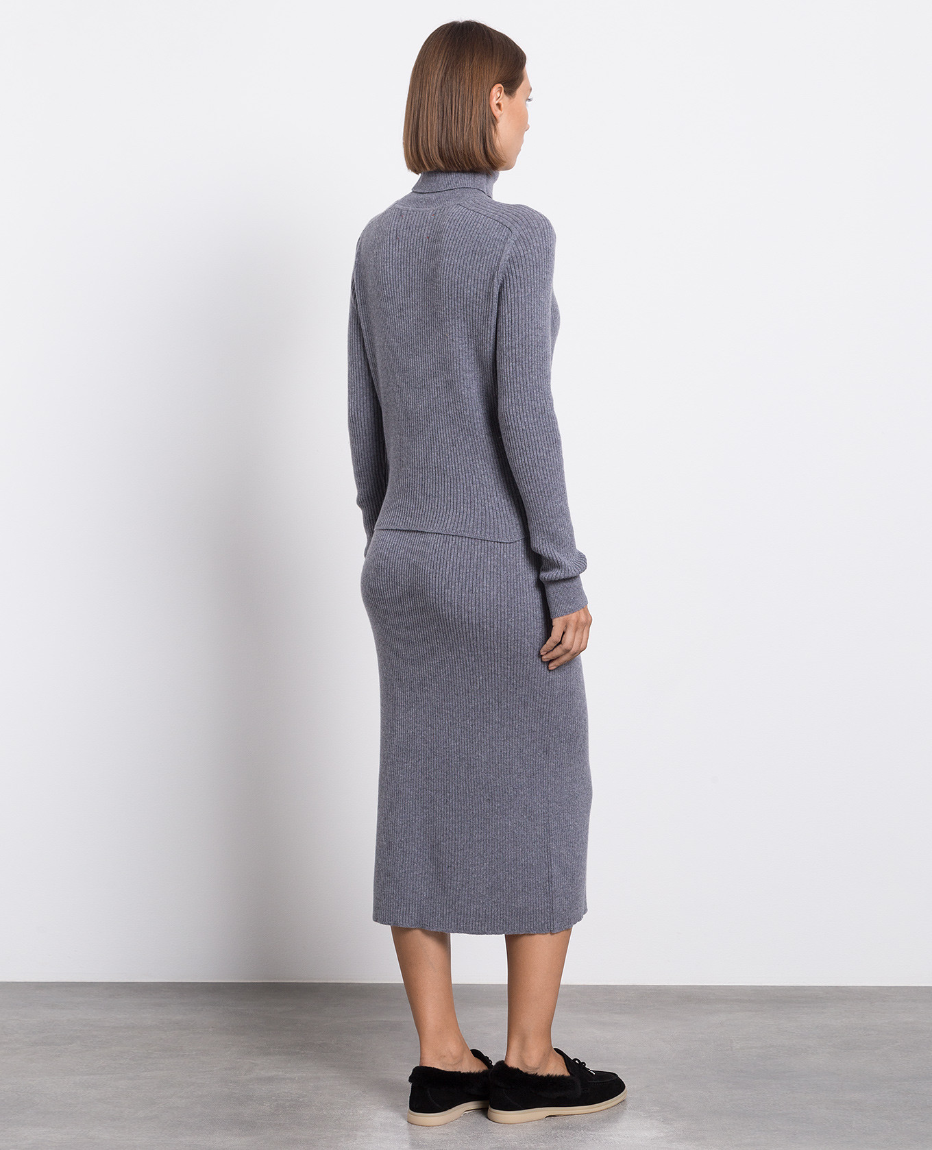 Gray cashmere sweater and skirt suit Babe Pay Pls 4