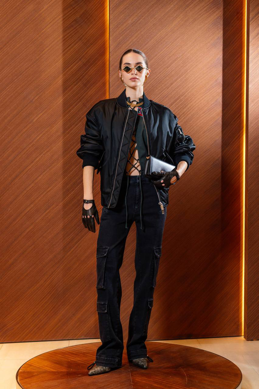 

Tori logo cargo pants in black Dondup
