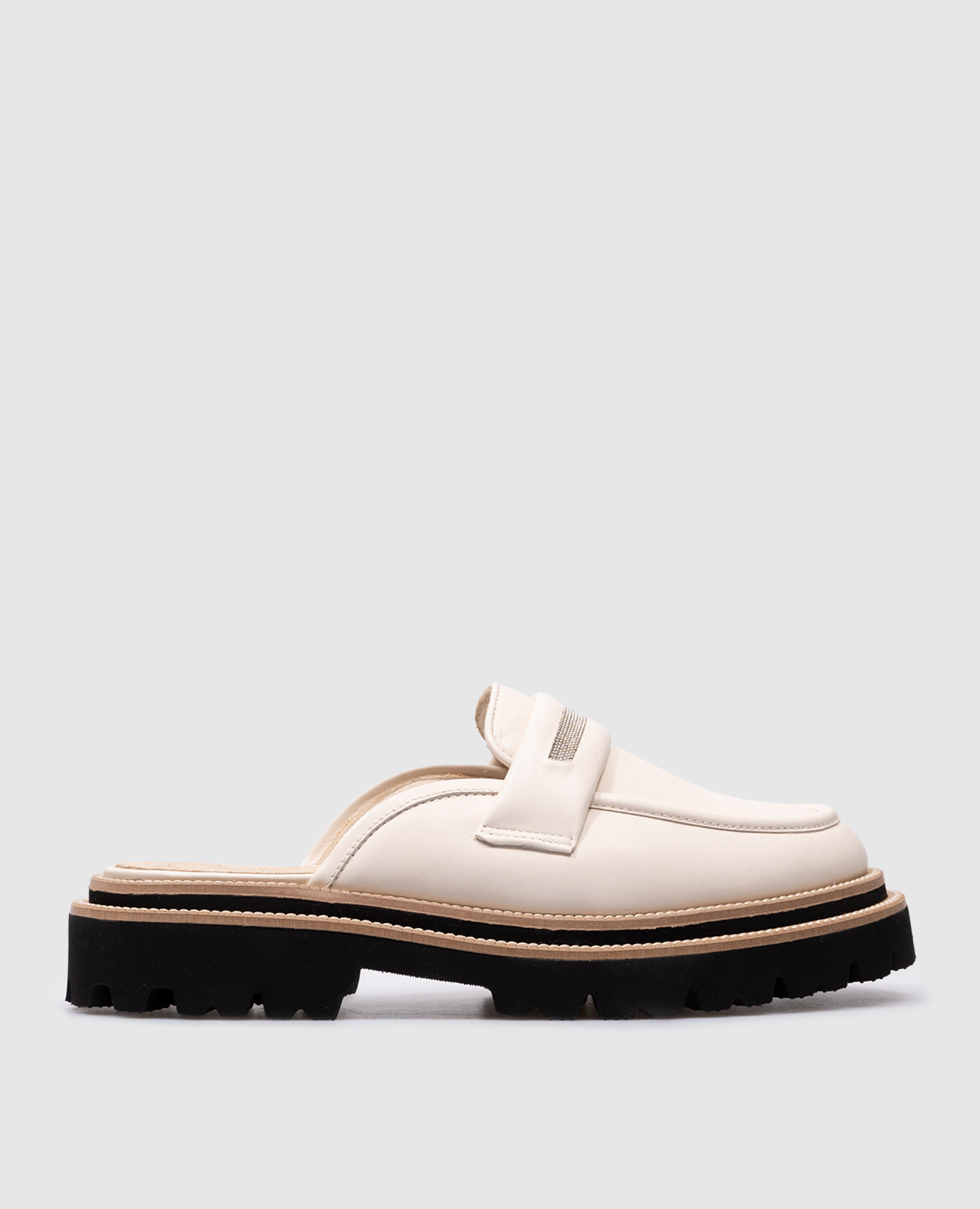 

Beige leather mules with a monil chain Peserico