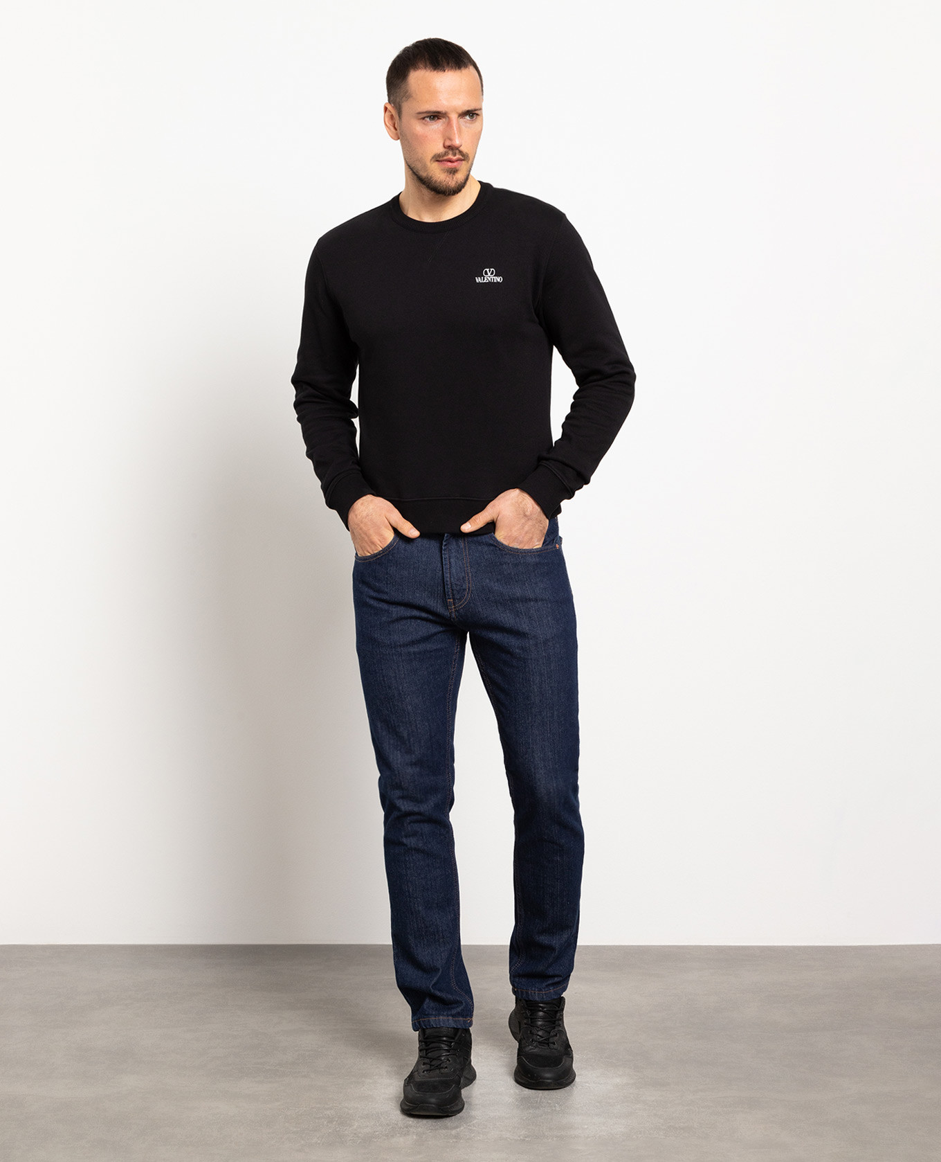 

Black sweatshirt with contrasting print Valentino