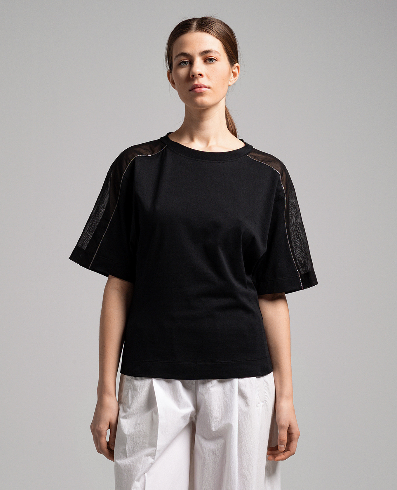 

Black t-shirt with monil chain made of ecolathuni Brunello Cucinelli