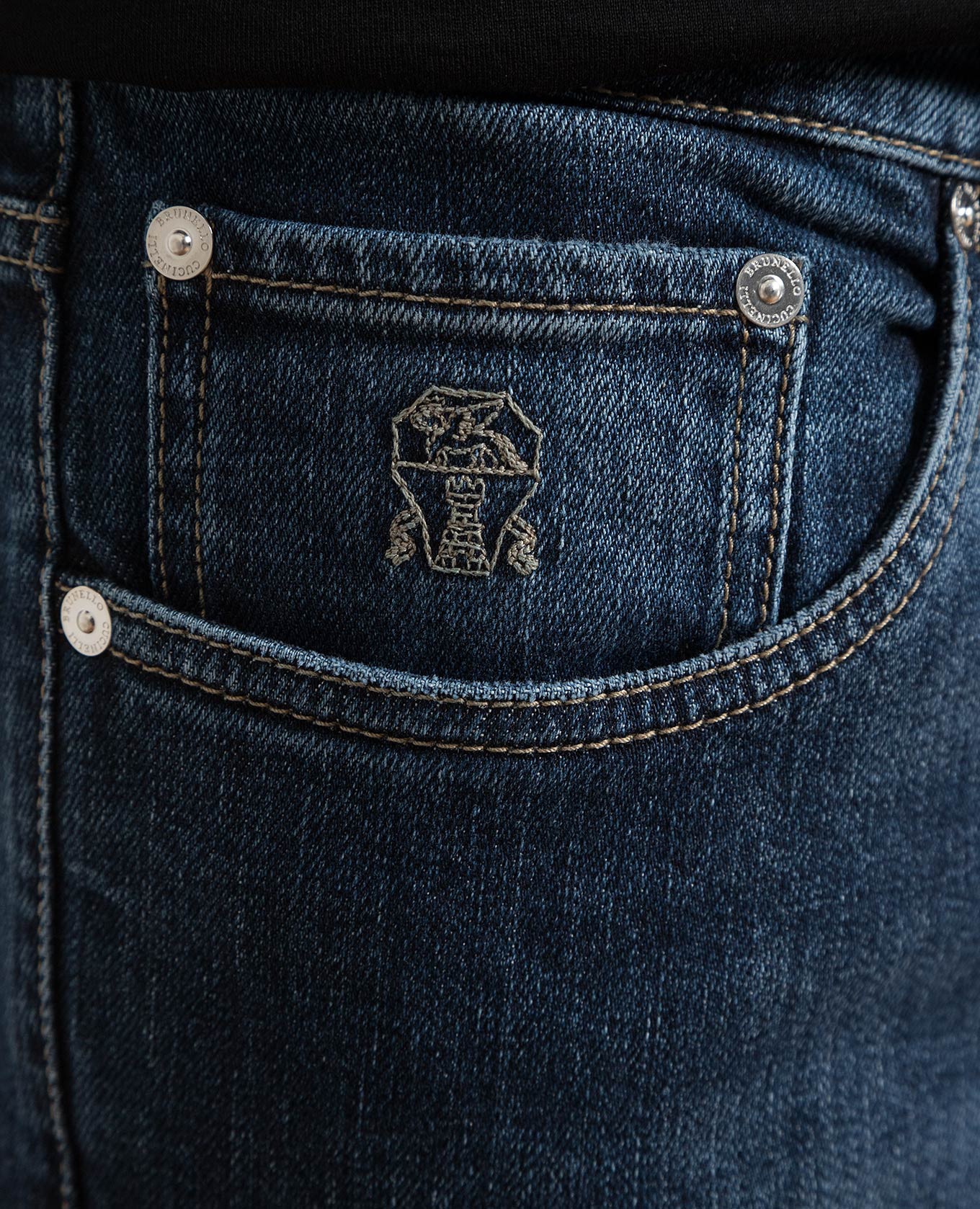 

Blue jeans with logo patch Brunello Cucinelli