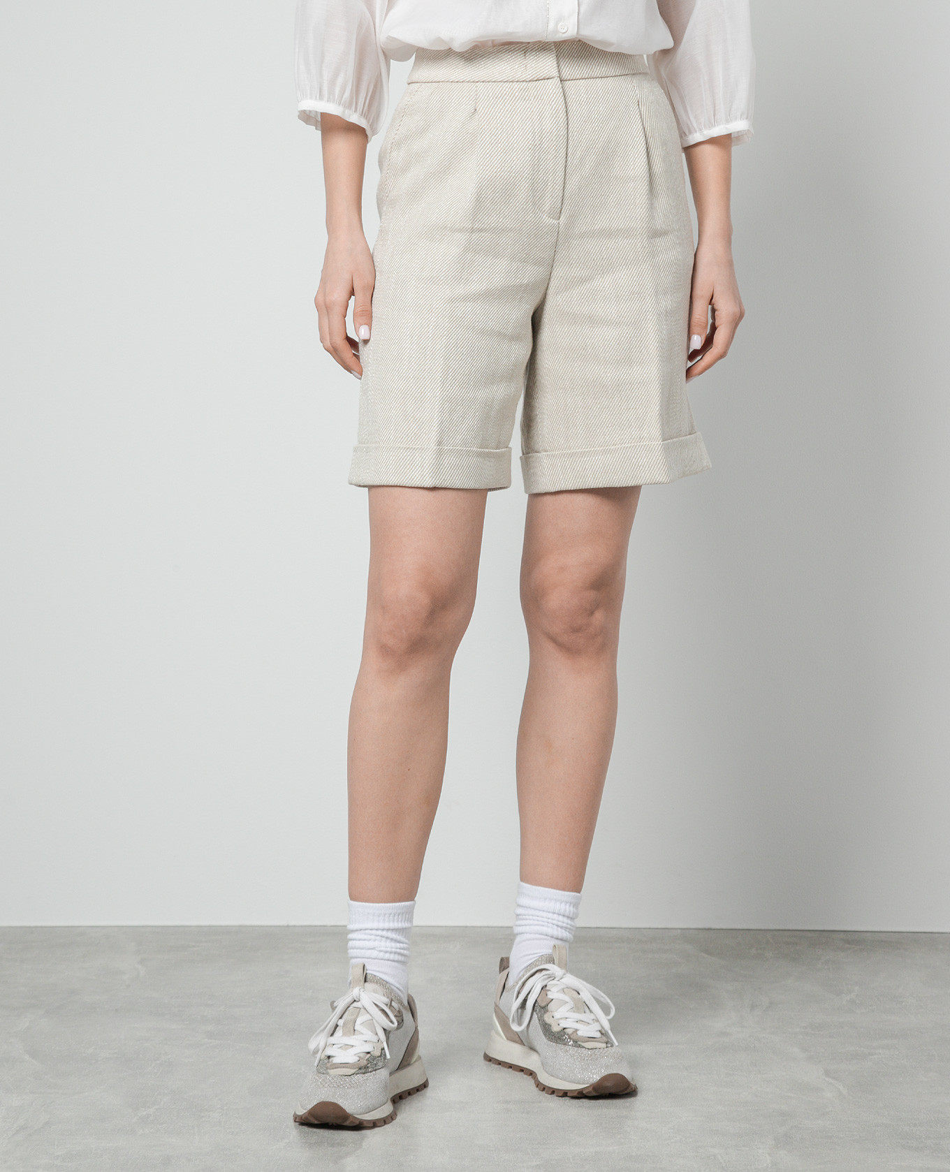

Beige shorts with linen Peserico