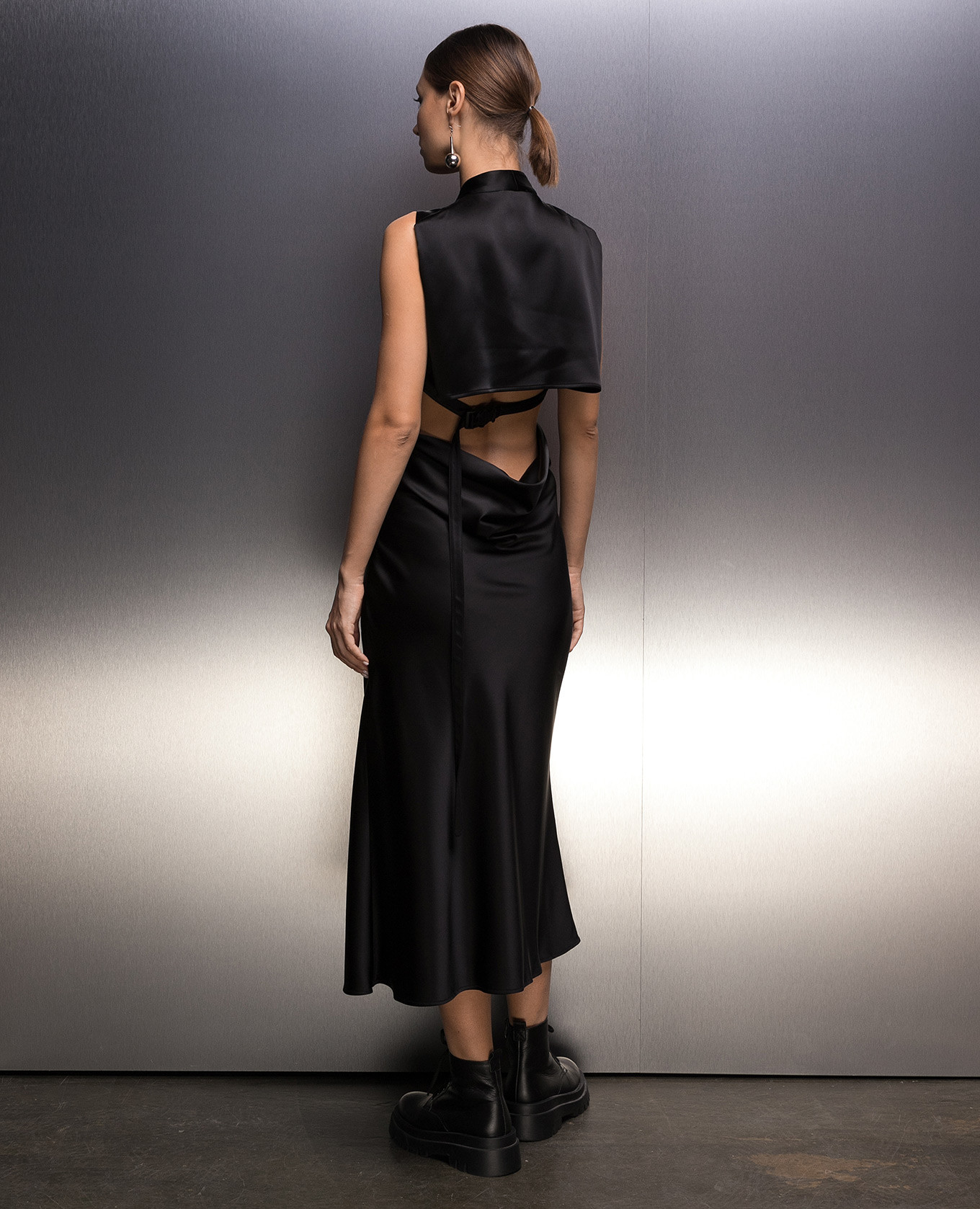 

Black midi dress with open back and straps Off-White