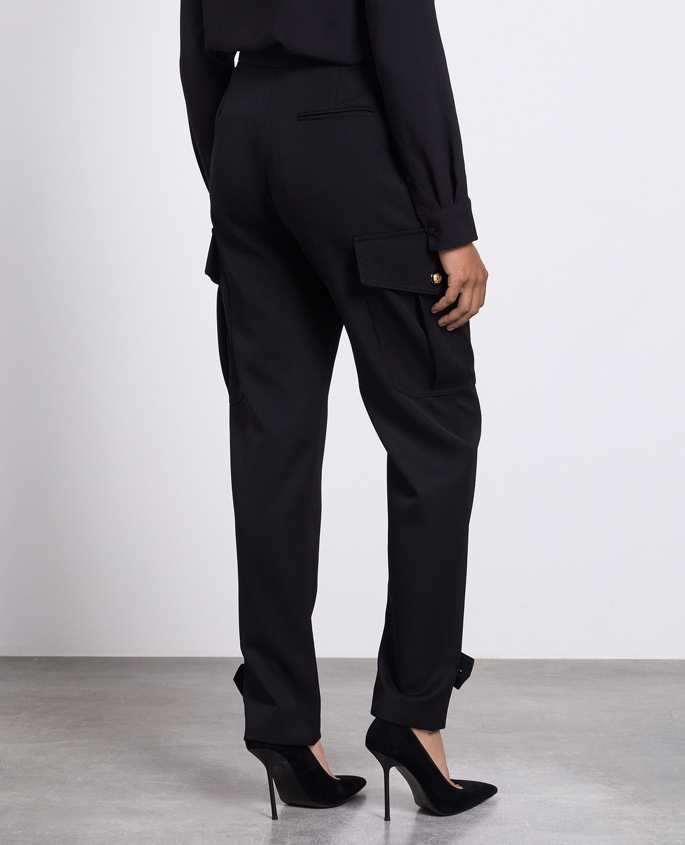 Black wool cargo Alexander McQueen 4