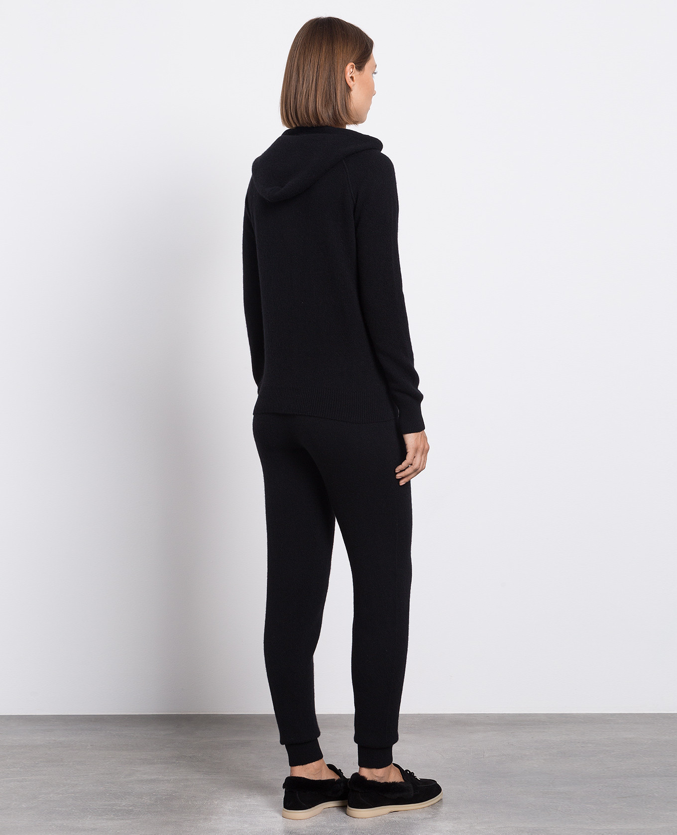 

Black sports suit made of cashmere Babe Pay Pls