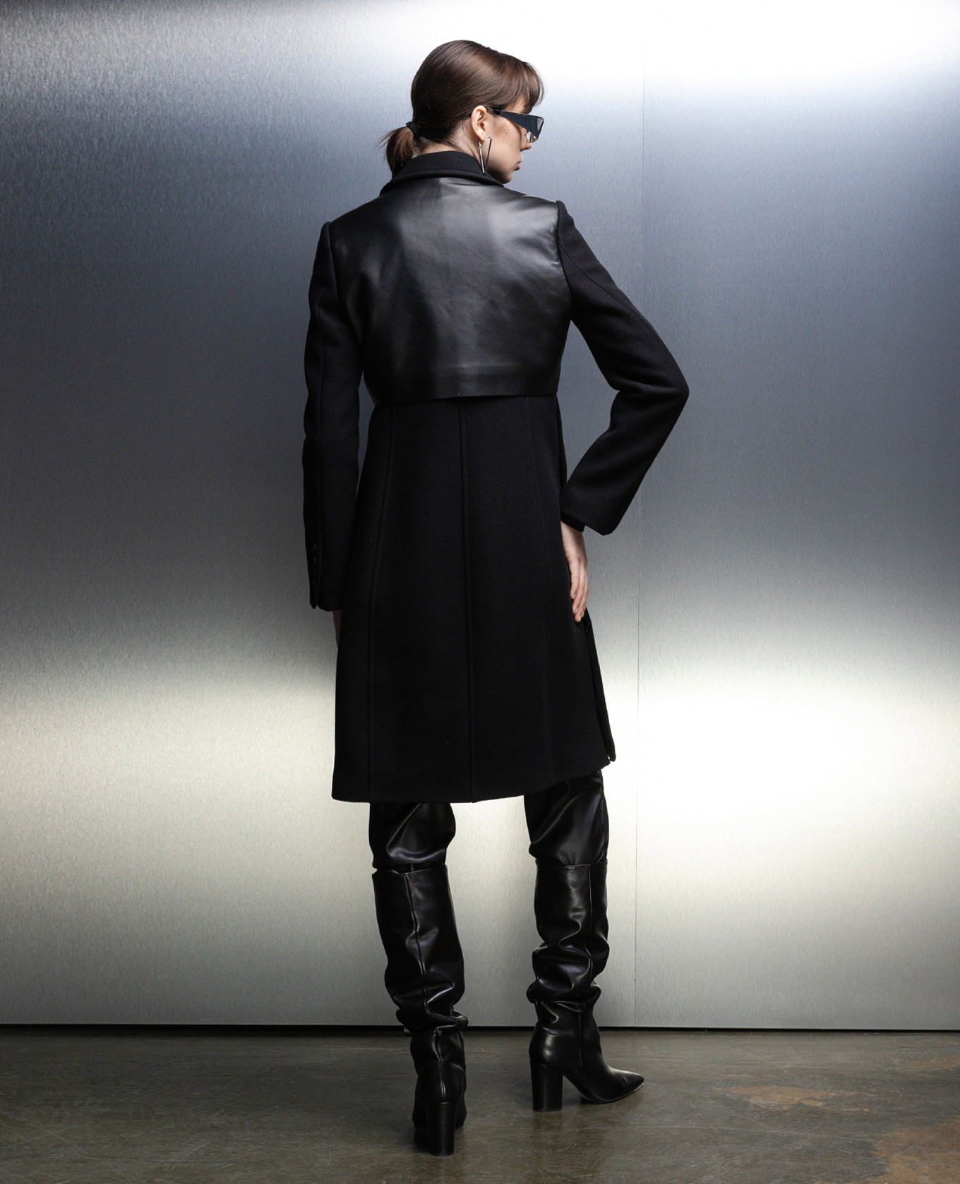Black coat with a leather yoke Off-White 4