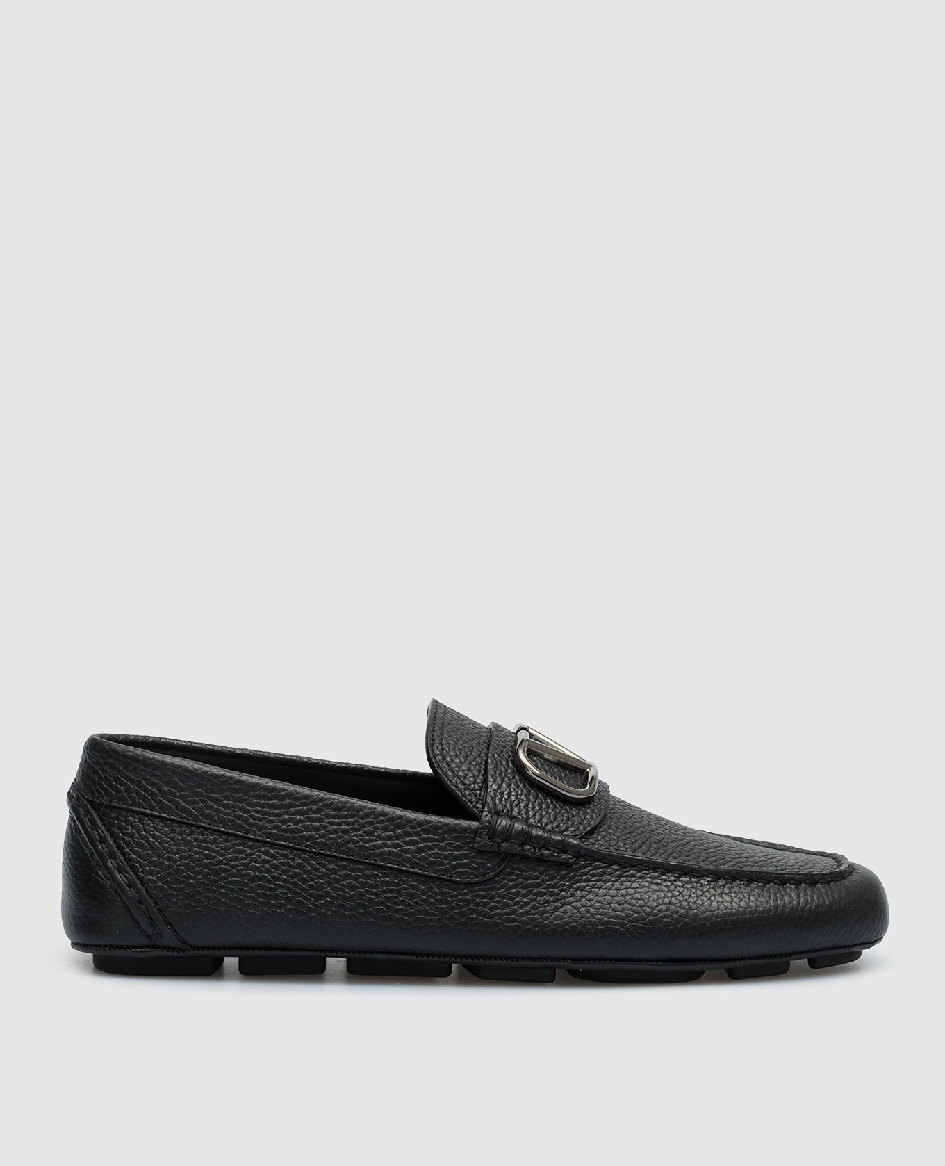 

Black leather loafers with metallic Vlogo Signature logo Valentino
