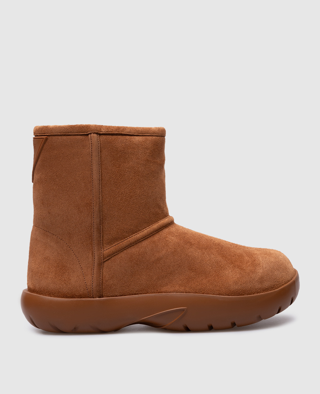 Brown suede uggs with logo patch bottega veneta