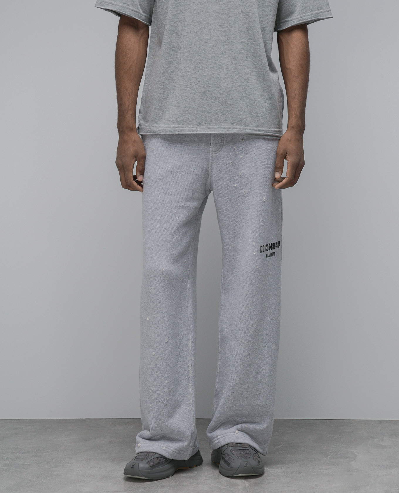 Gray sweatpants with holes and a print Dolce&Gabbana 3