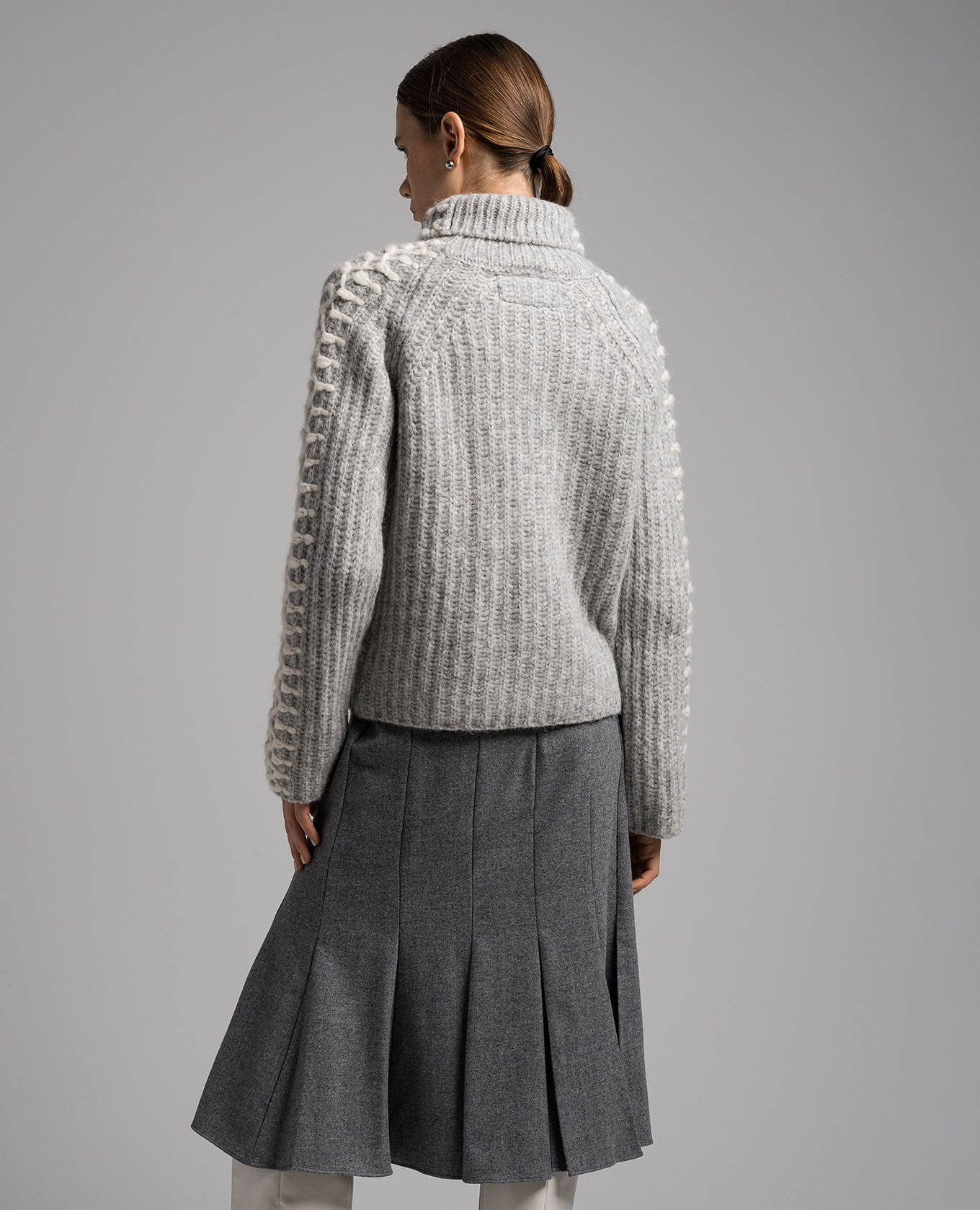 Gray sweater with textured embroidery Ermanno Scervino 4