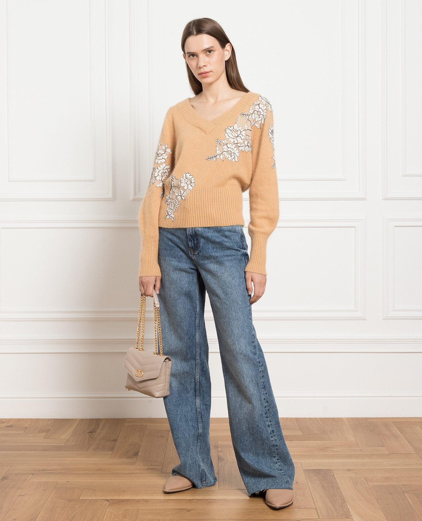 

Brown pullover with appliqué Twinset
