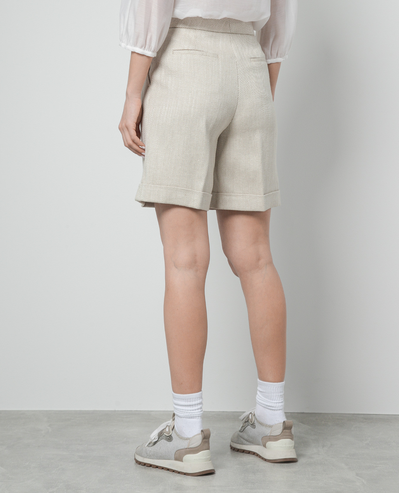 

Beige shorts with linen Peserico