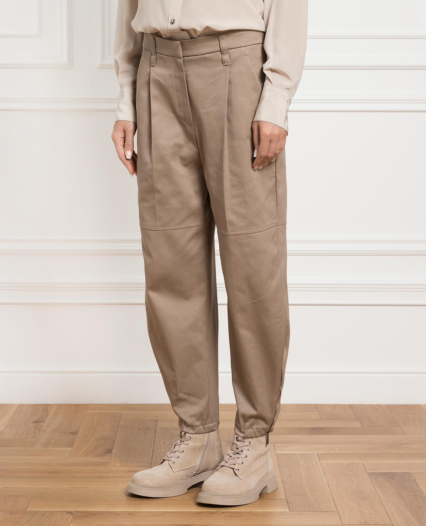 

Brown pants with monil chain Brunello Cucinelli