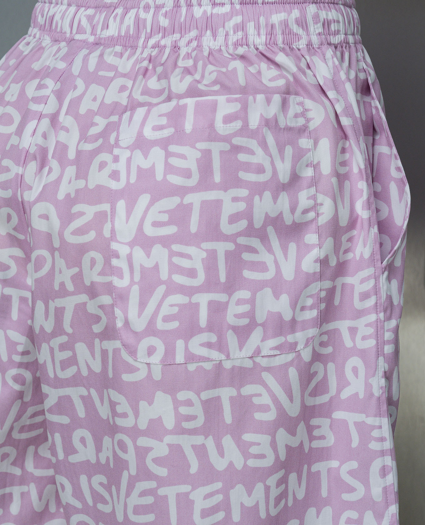 Pink logo print shorts Vetements 5