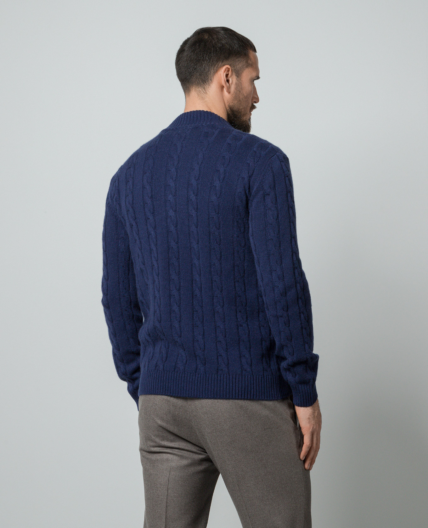 

Blue cardigan made of cashmere in a textured pattern Cashmere&Whiskey