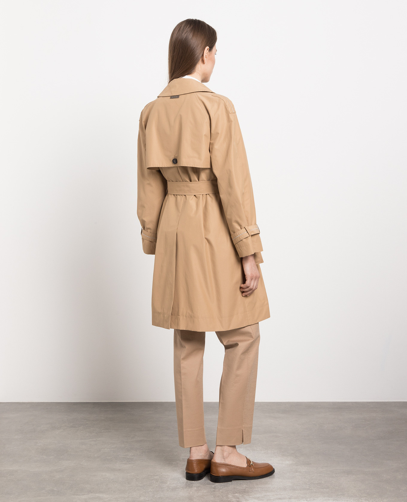 

Brown double-breasted trench coat with monil chain Peserico
