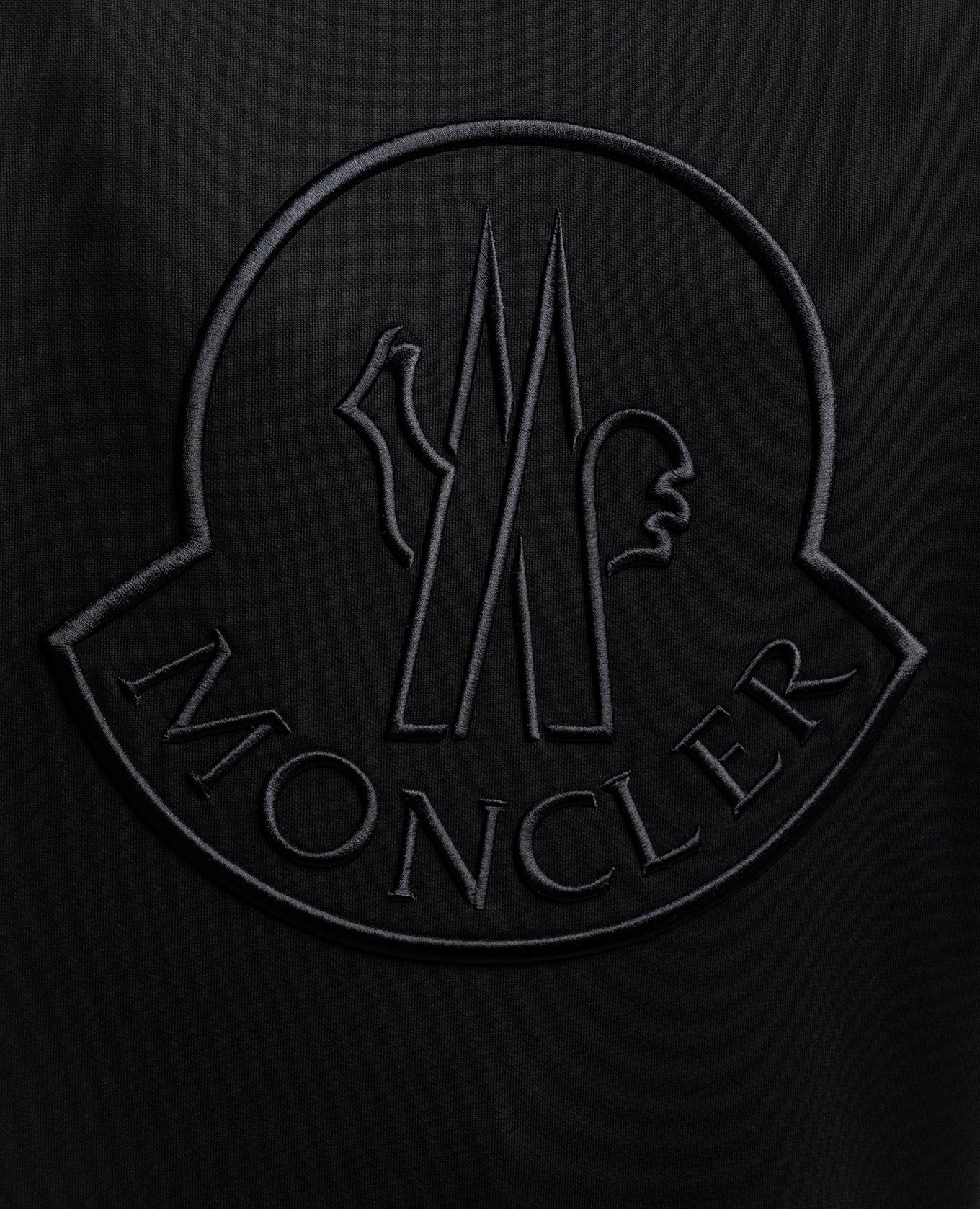 

Black sweatshirt with logo embroidery Moncler