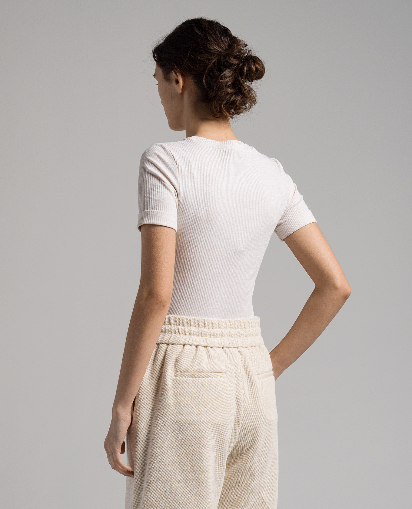 

Beige striped t-shirt with monil chain Peserico