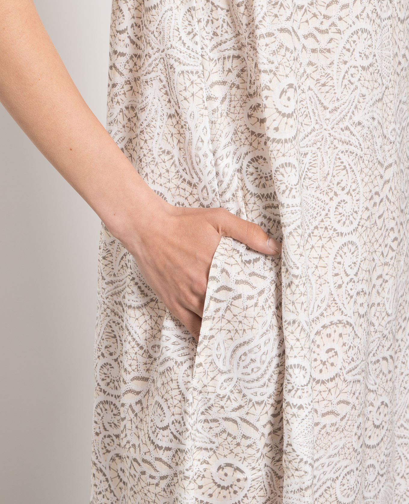

Beige Feather dress in print Vilebrequin