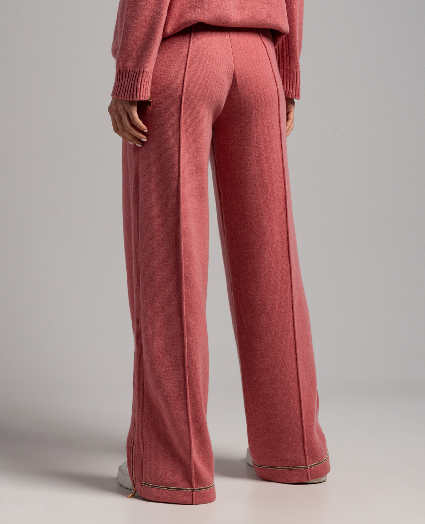 Pink cashmere pants with monil chain Rindi 4