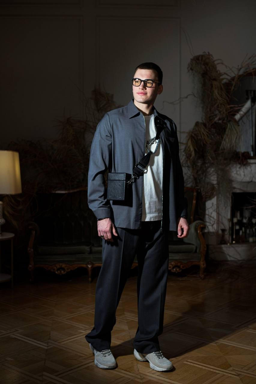 

Gray pants made of wool Givenchy, Grey