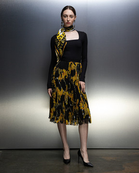 Versace Jeans Couture Black pleated skirt in Chain Couture print 75HAE808NS297