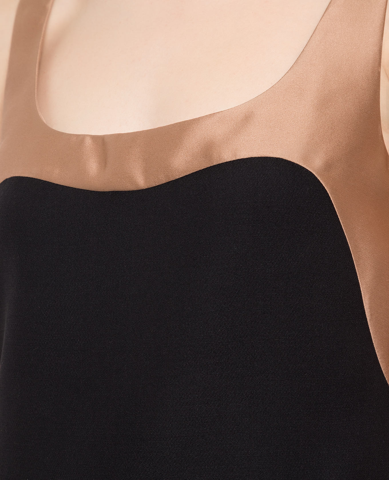 Black sheath dress made of wool and silk Valentino 5