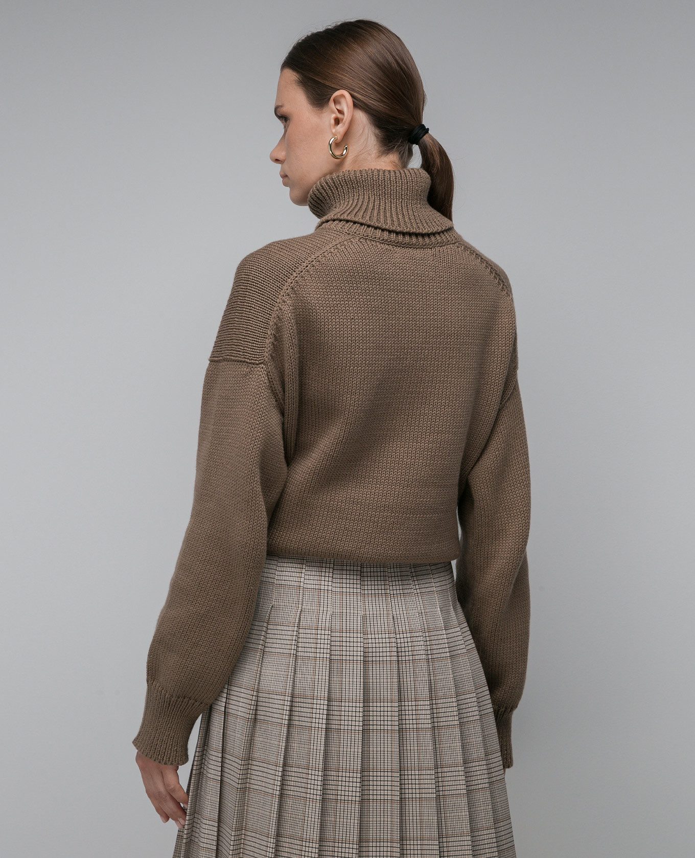 Khaki sweater CO 4